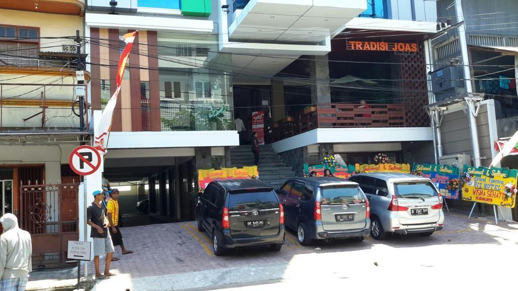 Biz Hotel Ambon Buitenkant foto