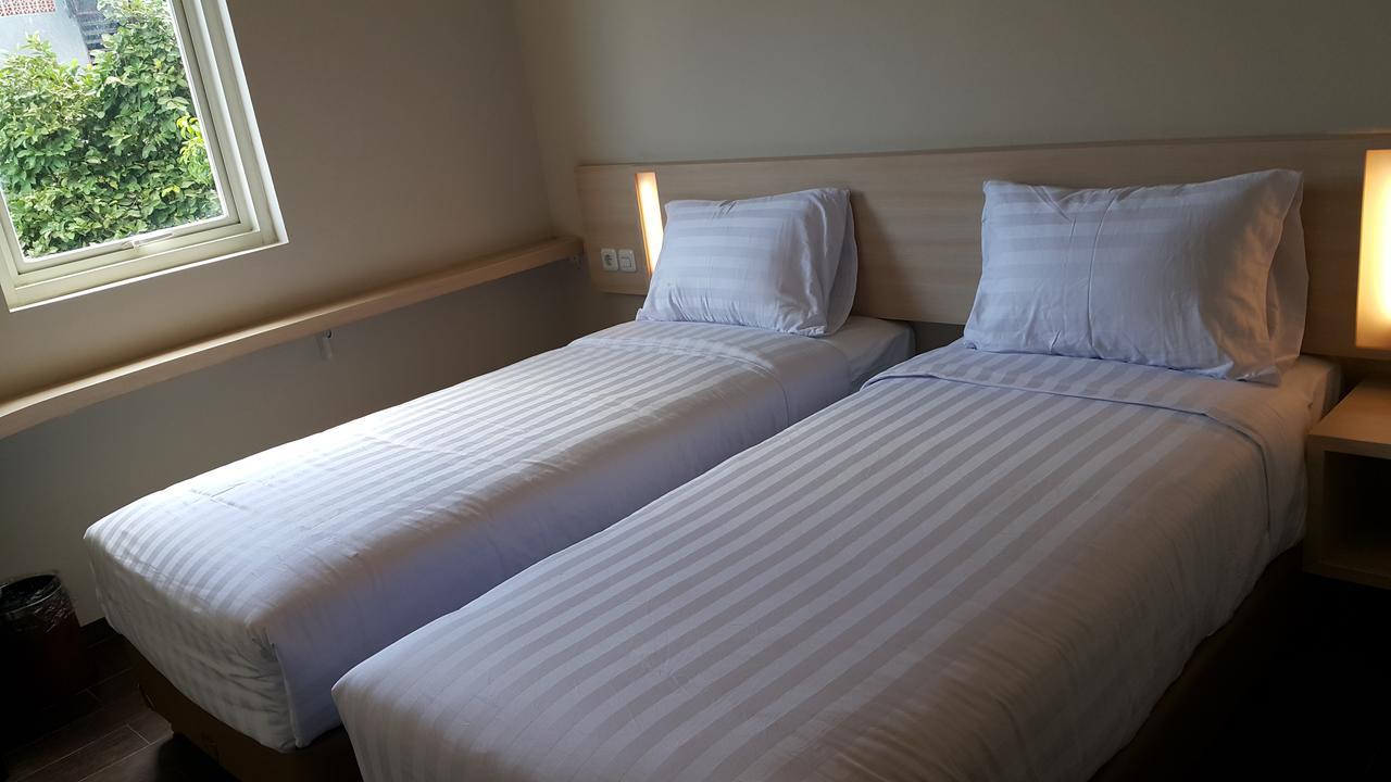 Biz Hotel Ambon Buitenkant foto