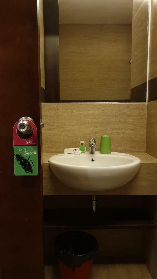 Biz Hotel Ambon Buitenkant foto